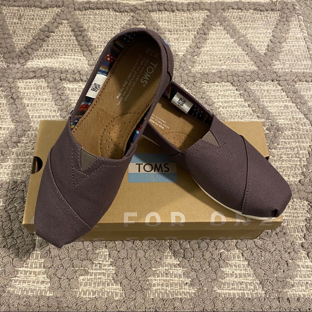 Grey Toms